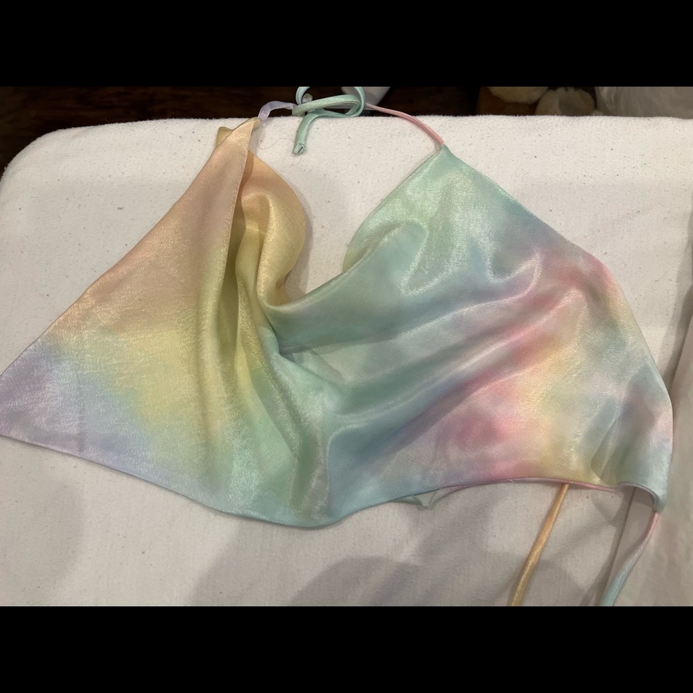 Rainbow revolve top